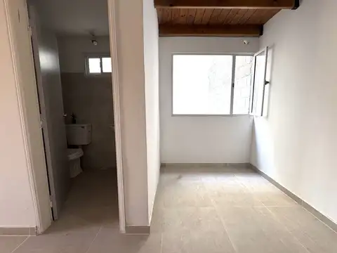 Casa en Alquiler con 1 cochera