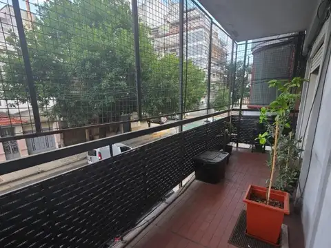 Departamento 4 ambientes con 2 baños