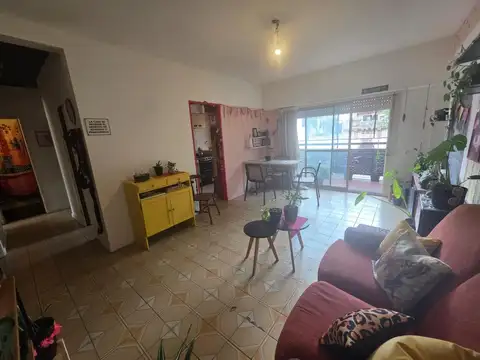 Gral Cesar Diaz 2800, Piso 1