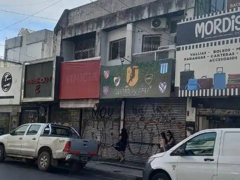 LOCAL COMERCIAL MORON MANZANA CENTRAL