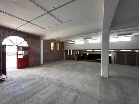 VENTA LOCAL ESQUINA COMERCIAL MINA CLAVERO CENTRO