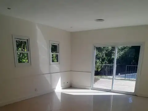 Casa en Venta en Solar Del Bosque, USD 65.000