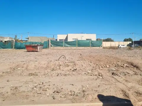 Venta lote central barrio priv Vista Oliva Maipú