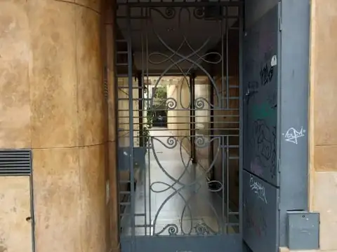 HERMOSO PH RECICLADO EN VENTA, MUY BUEN ESTADO