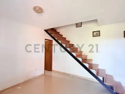 Casa en Alquiler con 1 cochera