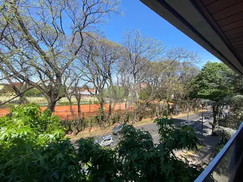 Av del Libertador 15719  3°  A