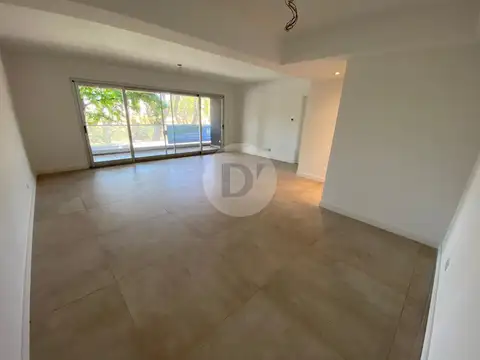 Alquiler departamento 3 ambientes y terraza privada en San Isidro, con cochera doble y baulera