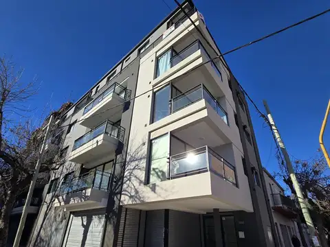 Se vende Departamento de 2 Dormitorios con Cochera