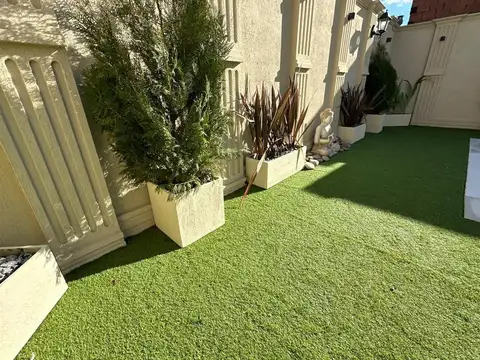 Depto Tipo Casa en Venta con 2 cocheras