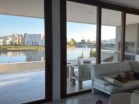 Casa en Alquiler Temporal en Laguna Grande, USD 8.500