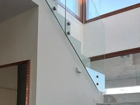 Casa en Alquiler Temporal con 8 cocheras