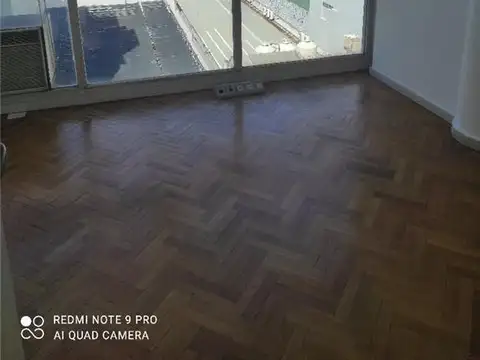 Oficina 12 ambientes con 3 baños