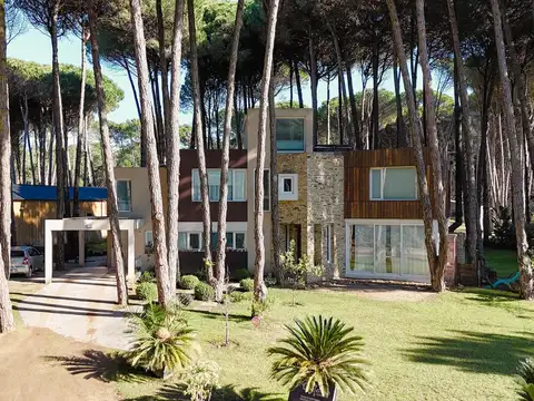 Casa en venta en Carilo barrio Constancia