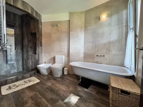 Casa en venta en Carilo barrio Constancia