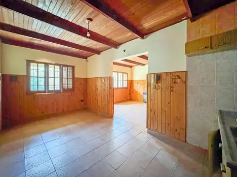 VENTA - Casa de 1 dormitorio con patio, interna única - Villa Gobernador Gálvez. APTO CRÉDITO.