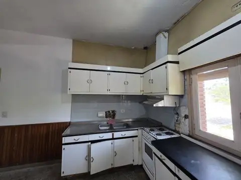 Casa en Venta con 3 cocheras