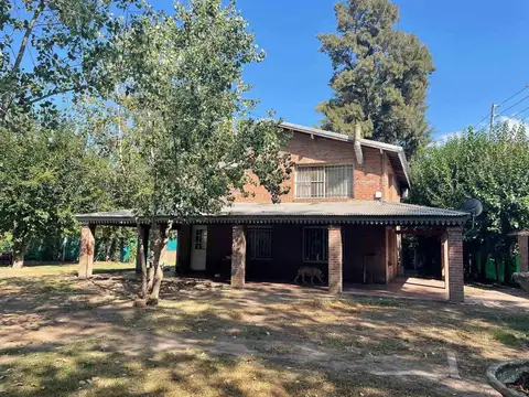 Casa en venta - 3 Dormitorios 2 Baños 2 Cocheras - 1900Mts2 - General Rodriguez