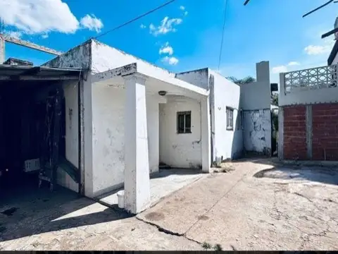 Terreno en Venta en Castelar, USD 85.000
