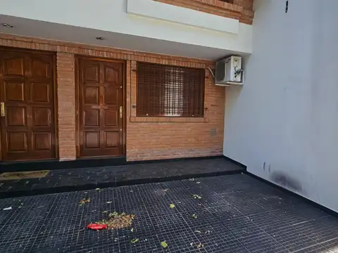 PH 3 AMBIENTES CON ESPACIO GUARDA COCHE Y PATIO