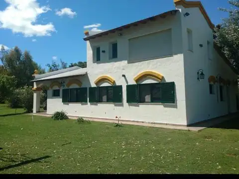 FES. Venta Casco de Estancia Colonial. 10 has. Luján.