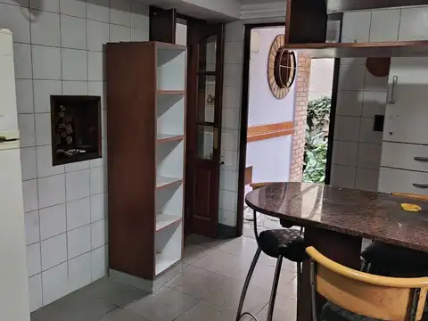 Casa Cinco Ambientes en Venta, Castelar Norte