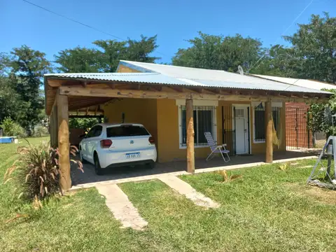 Casa Con Amplio Parque En Venta, General Las Heras