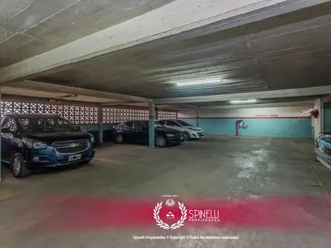 UNICA · Cochera en PLANTA BAJA · Fija, cubierta e individual · ubicada en Maza y Avenida San Juan!