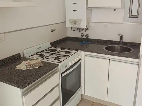 Departamento en Alquiler en Abasto, $ 420.000