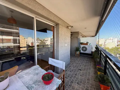 En Venta 3 ambientes al frente con amplio /Balcon