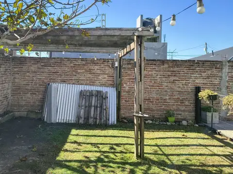 CASA VIVIENDA UNIFAMILIAR CON PILETA  - RANELAGH