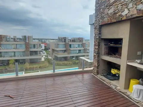 Departamento en Alquiler con 1 cocheras