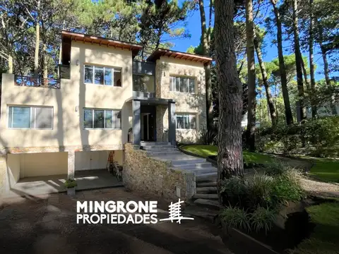 Casa con 3 unidades independientes en Cariló