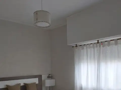 Excelente Chalet  sobre lote propio con pileta