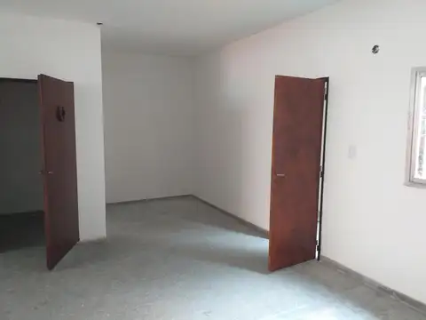 Local en Venta en Luis Agote, USD 210.000