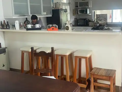 Casa 4 ambientes con 3 baños