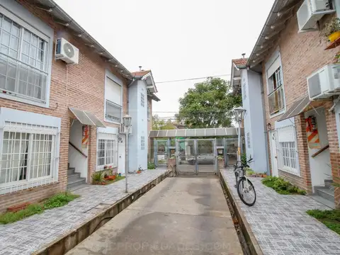 Depto Tipo Casa 2 ambientes con 1 baño