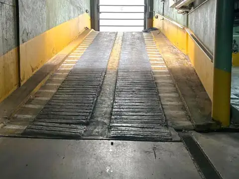 COCHERAS EN VENTA EN LOMAS DE ZAMORA EDIFICIO BARON CENTER!