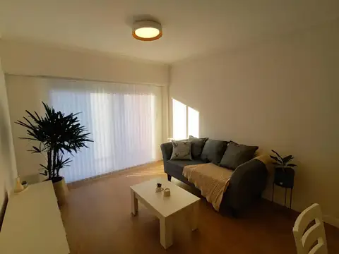 VENTA DEPARTAMENTO 3 AMBIENTES  CON BALCÓN Y COCHERA