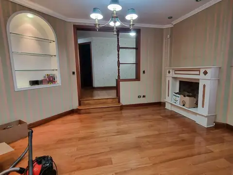 Casa 5 ambientes con 4 baños