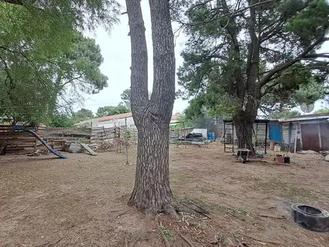 Casa en venta - 2 Dormitorios 1 Baño - 688mts2 - Villa Gesell