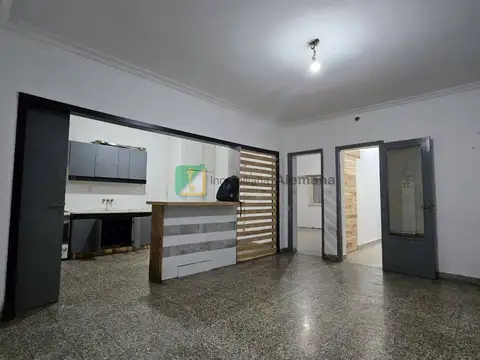 Casa en Alquiler con 1 cochera