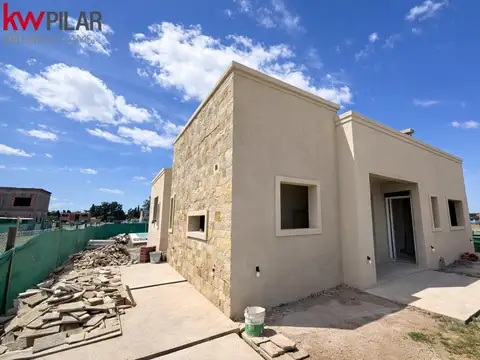 Casa en Venta 4 ambientes en Santa Sofia, Pilar Del Este