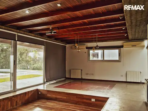 Casa 6 ambientes con 4 baños
