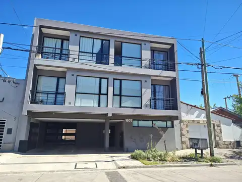 VENTA DE MONOAMBIENTE CON COCHERA CUBIERTA EN NEUQUÉN CAPITAL