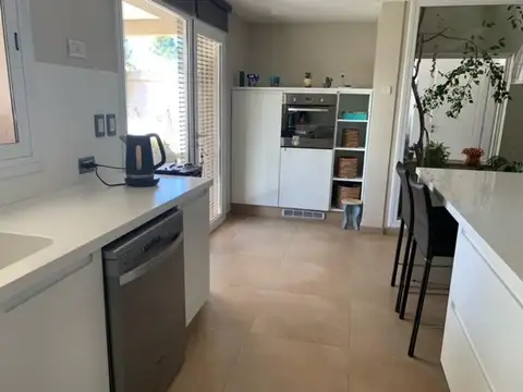 Casa en Venta al Oeste