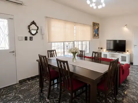 VENTA: Dos casas con dos cocheras sobre terreno de 208 m2 en Refinerias, Rosario