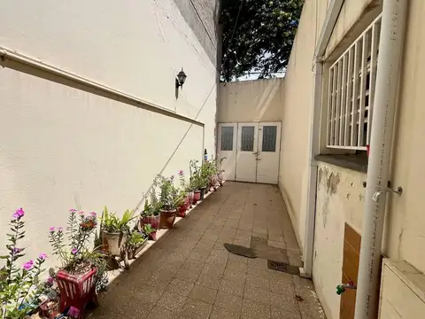 Venta - Dos casas con dos cocheras sobre terreno de 208 m2 en Refinerias, Rosario