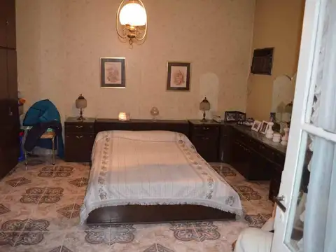 Casa 6 ambientes con 1 baño