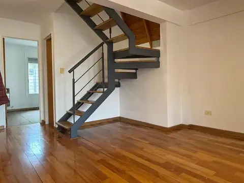 Departamento 3 ambientes con cochera cubierta