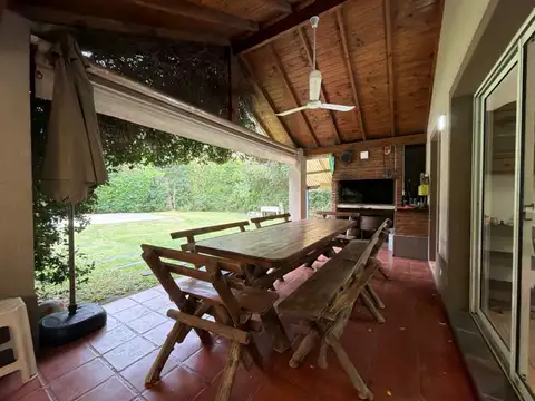 Fincas de Maschwitz. Alquiler  casa en PB con 3 dormitorios con muebles. APTO CREDITO